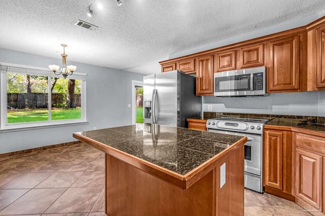 7933 Skyview Blvd, Navarre, FL 32566