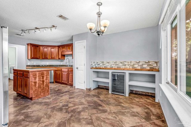 7933 Skyview Blvd, Navarre, FL 32566