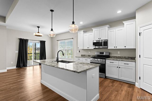 812 Green Jacket Way, O'fallon, IL 62269