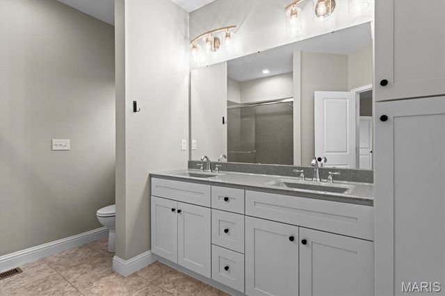 812 Green Jacket Way, O'fallon, IL 62269