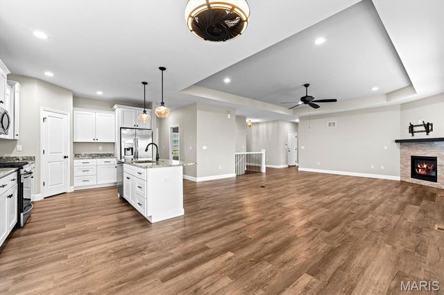 812 Green Jacket Way, O'fallon, IL 62269