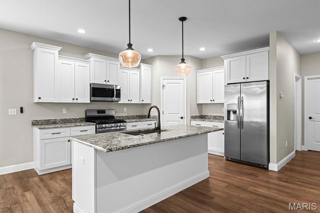 812 Green Jacket Way, O'fallon, IL 62269