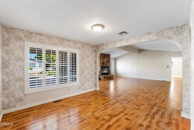 75 Poinsettia Gardens Drive, Ventura, CA 93004