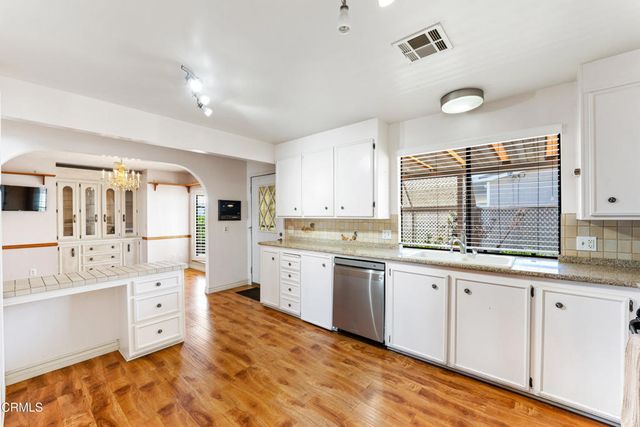 75 Poinsettia Gardens Drive, Ventura, CA 93004