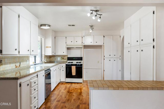 75 Poinsettia Gardens Drive, Ventura, CA 93004