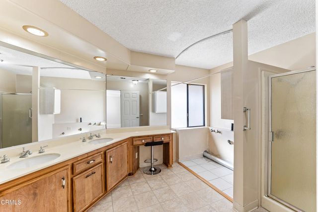 75 Poinsettia Gardens Drive, Ventura, CA 93004