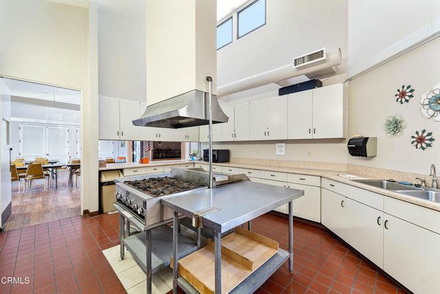 75 Poinsettia Gardens Drive, Ventura, CA 93004