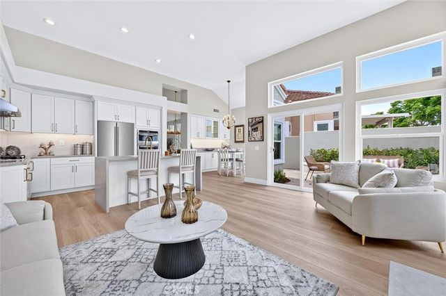 21285 Amora, Mission Viejo, CA 92692