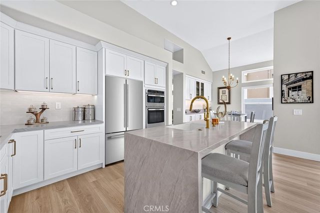 21285 Amora, Mission Viejo, CA 92692