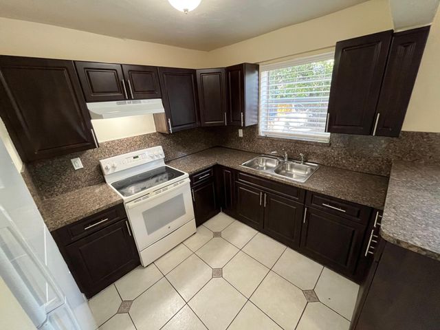 1370 NE 119TH Street 137008, Miami, FL 33161