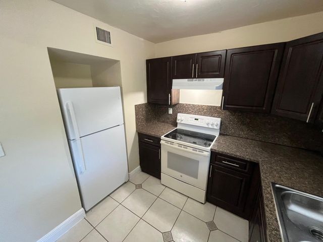 1370 NE 119TH Street 137008, Miami, FL 33161