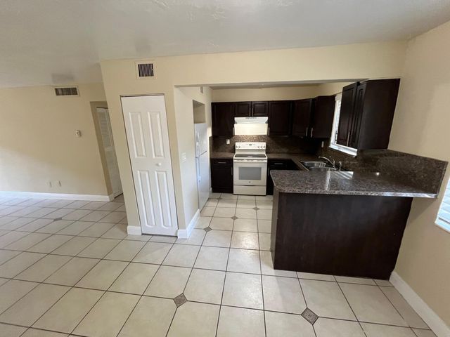 1370 NE 119TH Street 137008, Miami, FL 33161