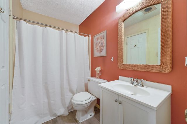 114 Wilshire Court, Irving, TX 75061