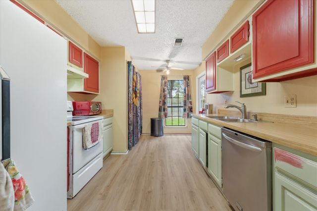 114 Wilshire Court, Irving, TX 75061