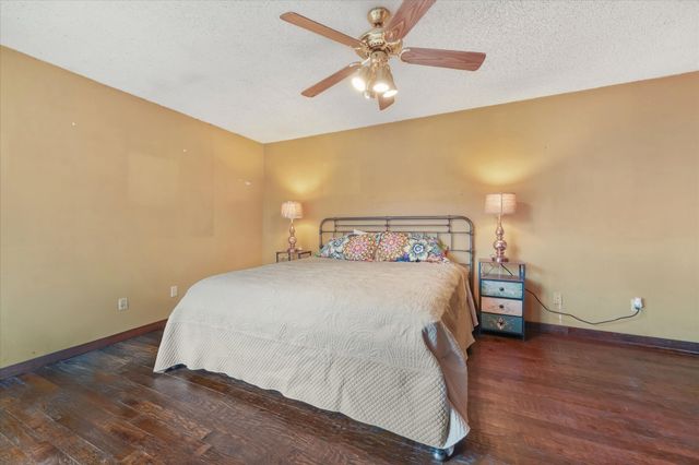 114 Wilshire Court, Irving, TX 75061