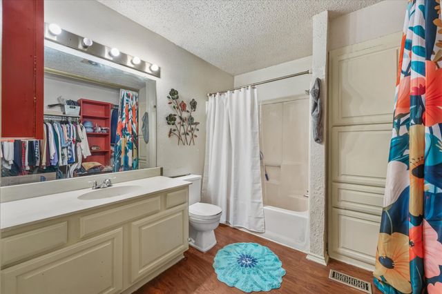 114 Wilshire Court, Irving, TX 75061