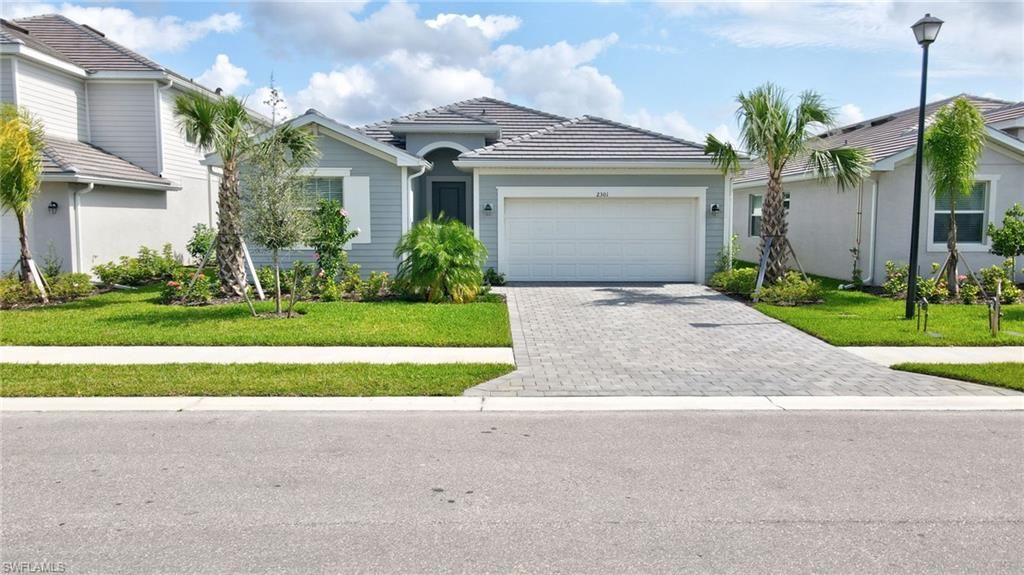 2301 Avocado LN, NAPLES, FL 34120 — photo 2