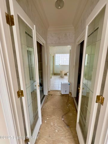 1104 Glenlake Way, Louisville, KY 40245