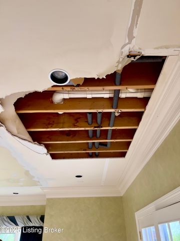 1104 Glenlake Way, Louisville, KY 40245