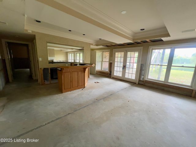 1104 Glenlake Way, Louisville, KY 40245