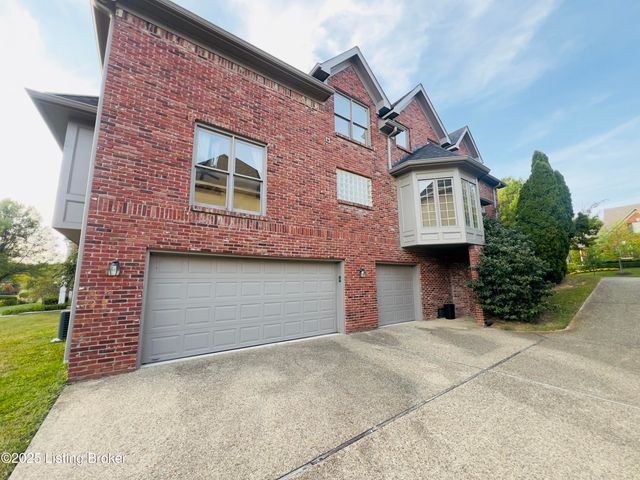 1104 Glenlake Way, Louisville, KY 40245