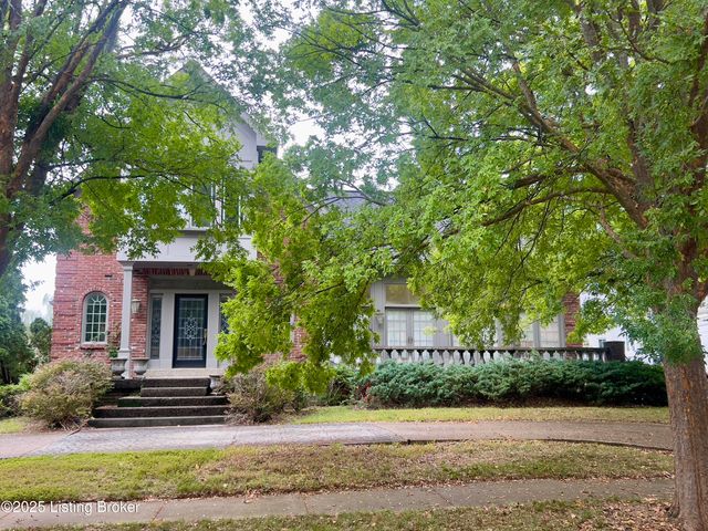 1104 Glenlake Way, Louisville, KY 40245