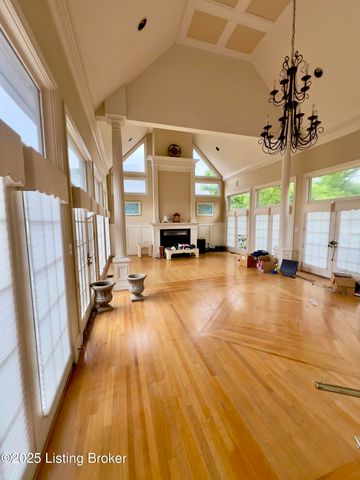 1104 Glenlake Way, Louisville, KY 40245