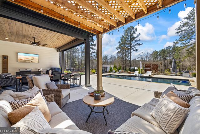 6091 Hog Mountain Road, Bogart, GA 30622