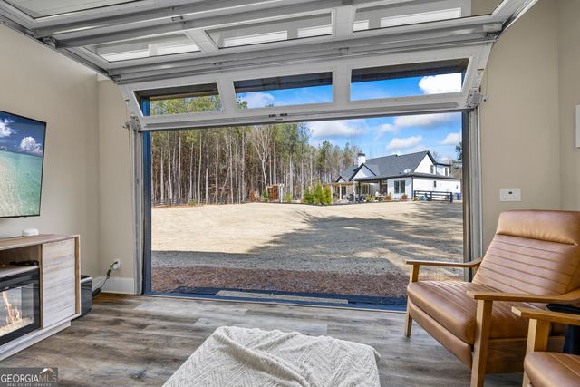 6091 Hog Mountain Road, Bogart, GA 30622