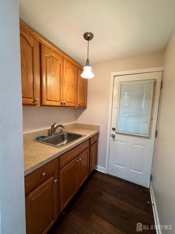 80 Commerce Street, Perth Amboy, NJ 08861