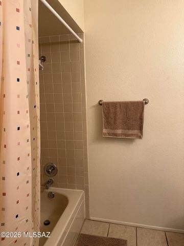 5750 N Camino Esplendora Apt 239, Tucson, AZ 85718