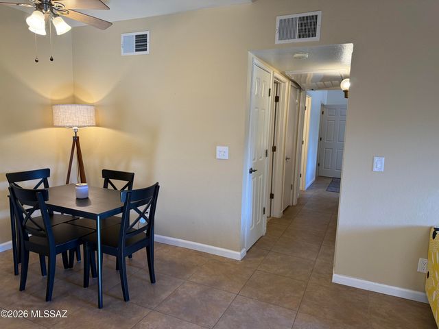 5750 N Camino Esplendora Apt 239, Tucson, AZ 85718