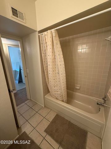 5750 N Camino Esplendora Apt 239, Tucson, AZ 85718