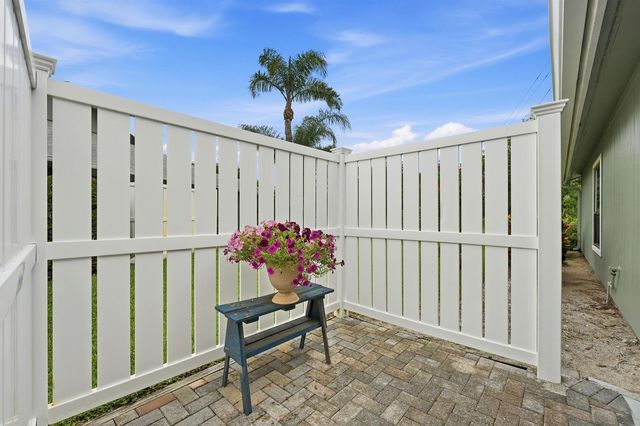 6786 SE Yorktown Drive, Hobe Sound, FL 33455