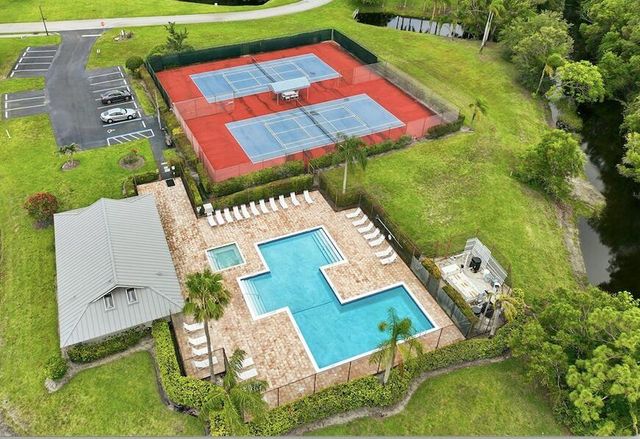 6786 SE Yorktown Drive, Hobe Sound, FL 33455