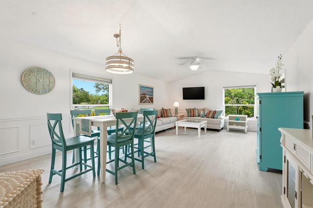 6786 SE Yorktown Drive, Hobe Sound, FL 33455
