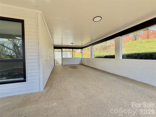 202 WOODWARD Avenue, Morganton, NC 28655