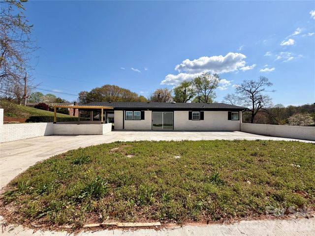 202 WOODWARD Avenue, Morganton, NC 28655