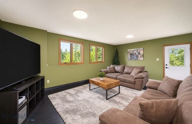 4490 Box Canyon Road, Billings, MT 59101