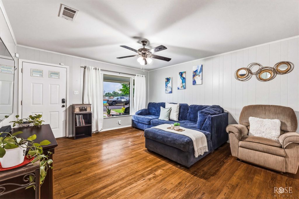 Image 3 of property listing at 2522 Guadalupe Street, San Angelo, TX 76901