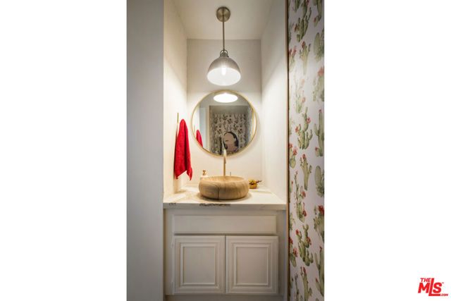14332 Dickens Street 7, Sherman Oaks, CA 91423