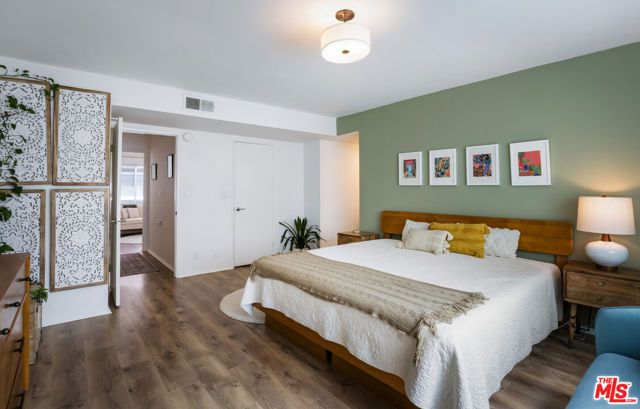 14332 Dickens Street 7, Sherman Oaks, CA 91423
