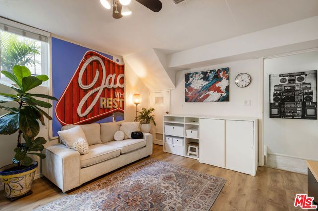 14332 Dickens Street 7, Sherman Oaks, CA 91423