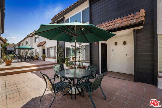 14332 Dickens Street 7, Sherman Oaks, CA 91423