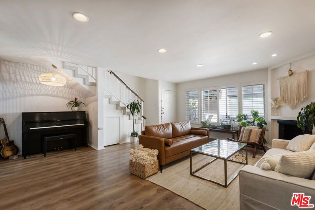 14332 Dickens Street 7, Sherman Oaks, CA 91423