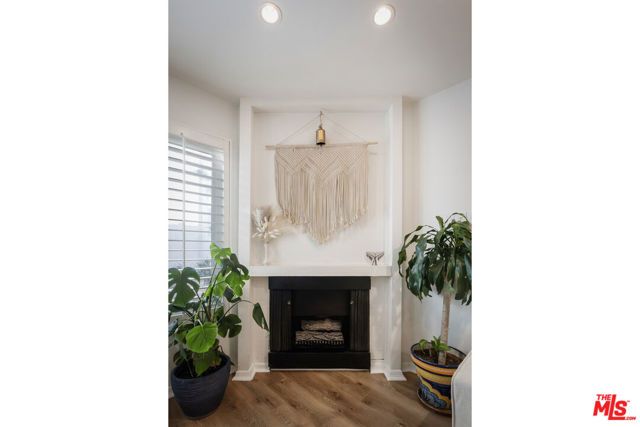 14332 Dickens Street 7, Sherman Oaks, CA 91423