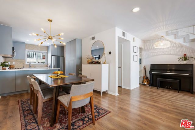 14332 Dickens Street 7, Sherman Oaks, CA 91423