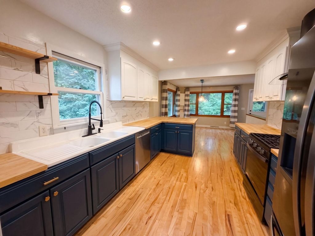 6710 Hopi Road, Chanhassen, MN 55317 — photo 2