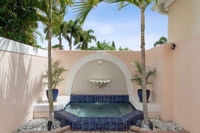 119 Coral Cay Drive, Palm Beach Gardens, FL 33418