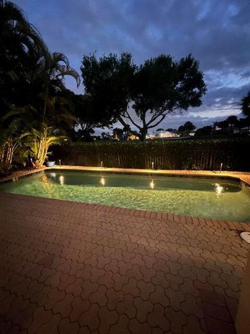 119 Coral Cay Drive, Palm Beach Gardens, FL 33418